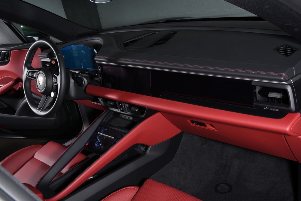 2025 Porsche Macan Electric photo 18