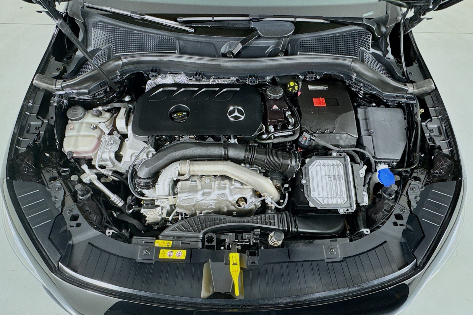 2025 Mercedes Benz GLA 250 photo 10