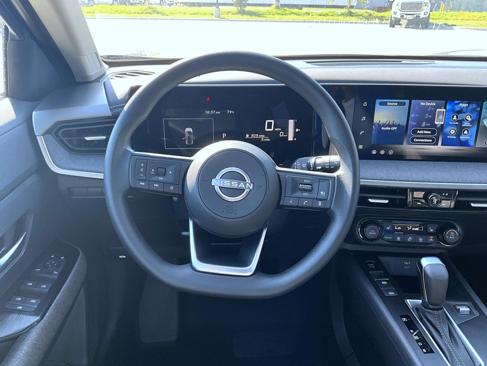 2026 Nissan Kicks SV photo 11