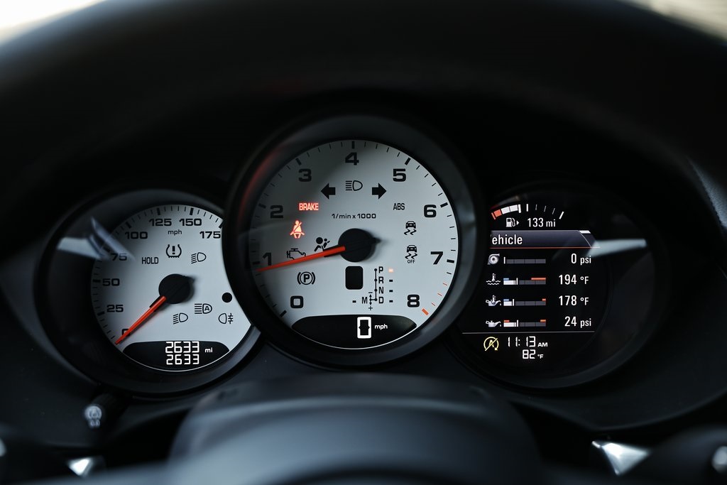 2025 Porsche Cayman photo 32