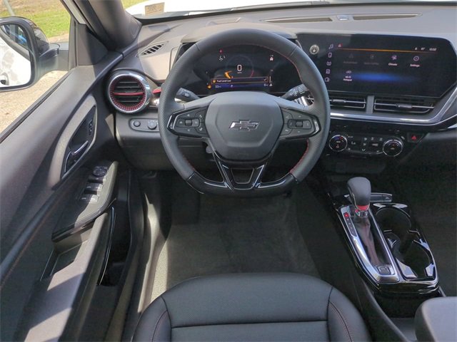 2025 Chevrolet Trax photo 14