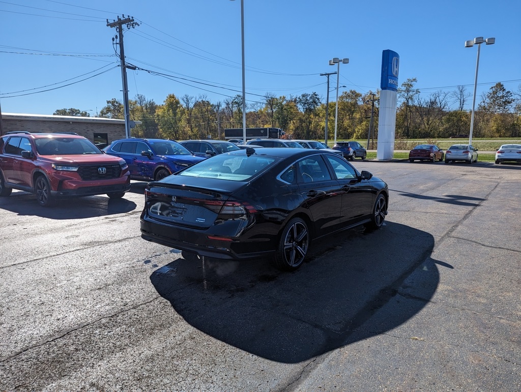 2025 Honda Accord Hybrid Sport photo 2
