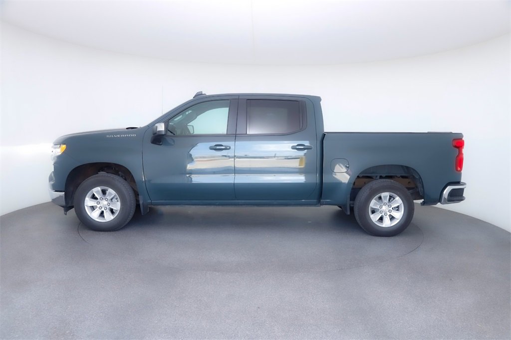 2025 Chevrolet Silverado 1500 LT photo 2