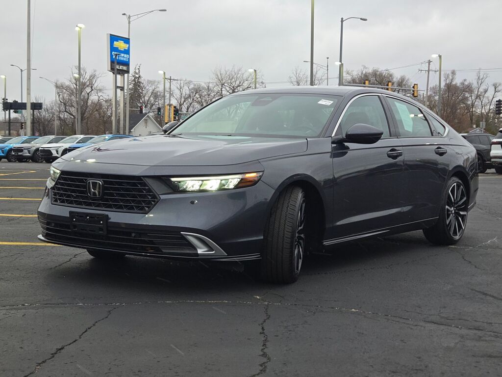 2025 Honda Accord Hybrid Touring photo 4