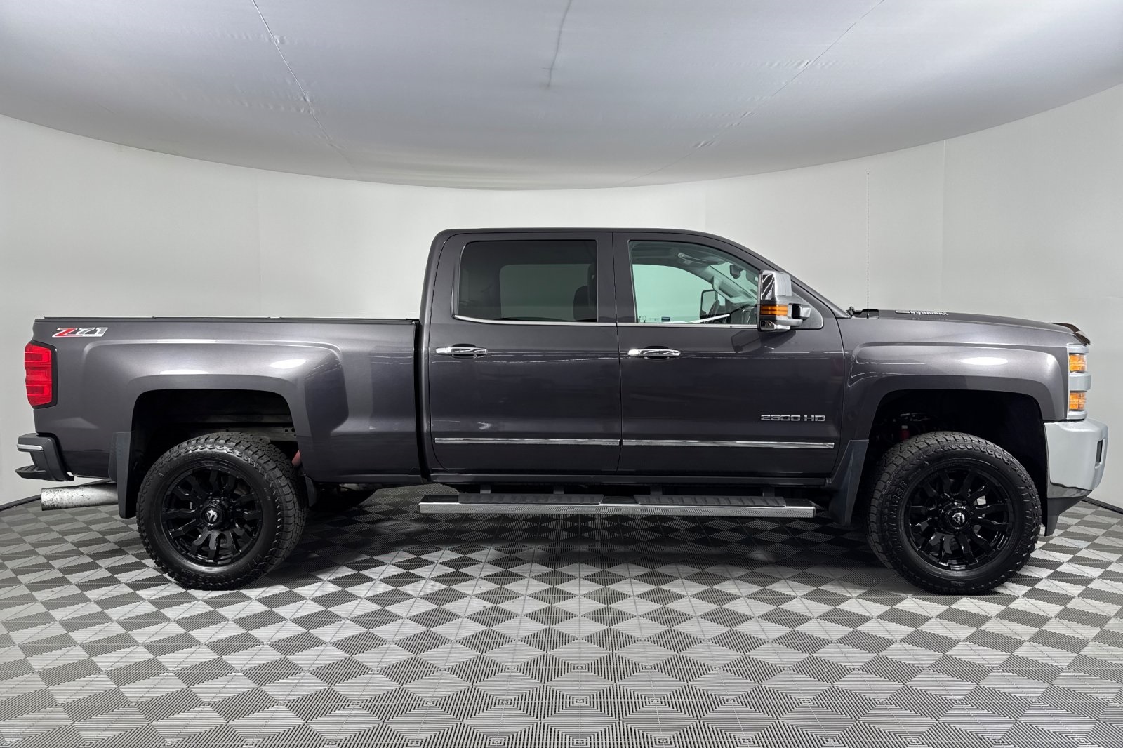 2016 Chevrolet Silverado 2500HD LTZ photo 3