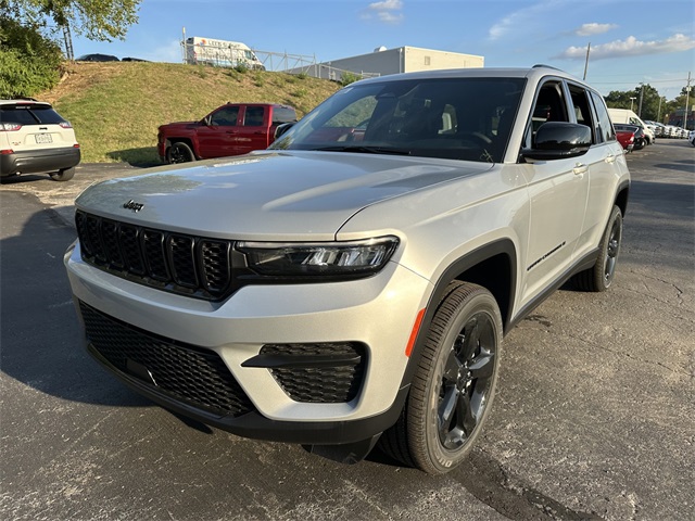 2025 Jeep Grand Cherokee Altitude X photo 2