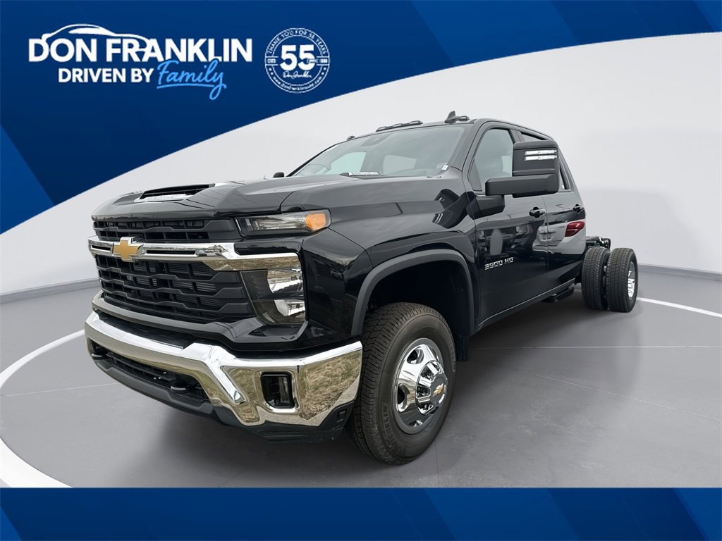 2025 Chevrolet Silverado 3500HD LT's photo