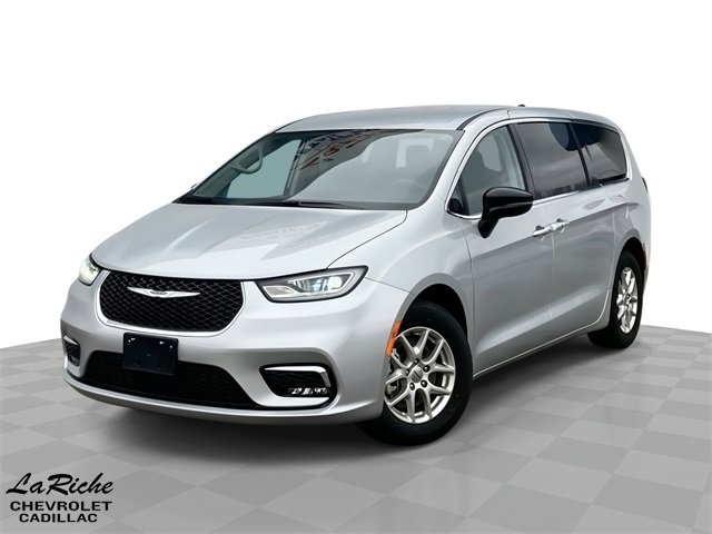 2024 Chrysler Pacifica Touring L's photo