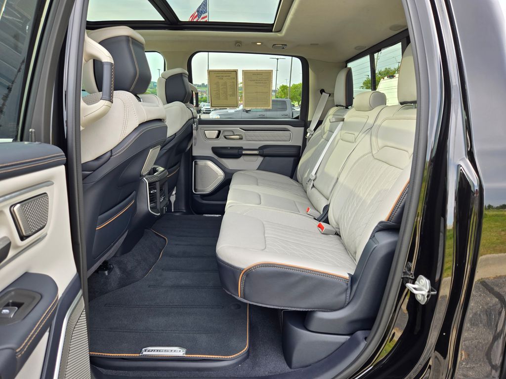 2025 Ram 1500 photo 27