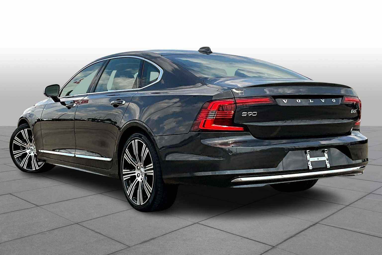 2022 Volvo S90 Inscription photo 11