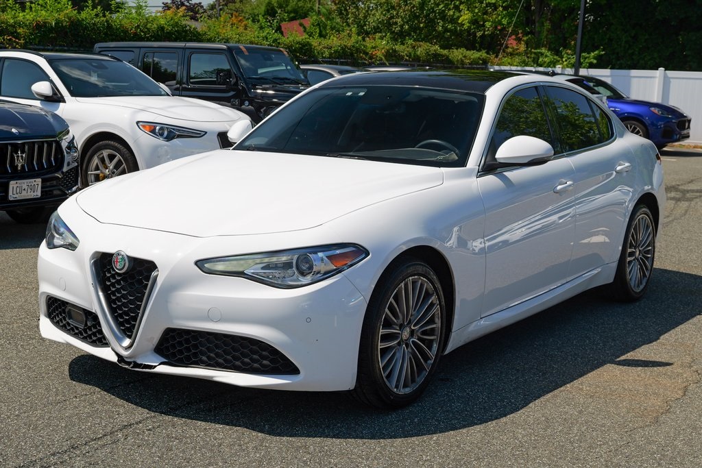2017 Alfa Romeo Giulia Ti photo 4