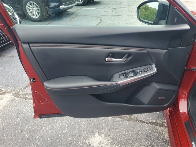 2023 Nissan Sentra SR photo 8