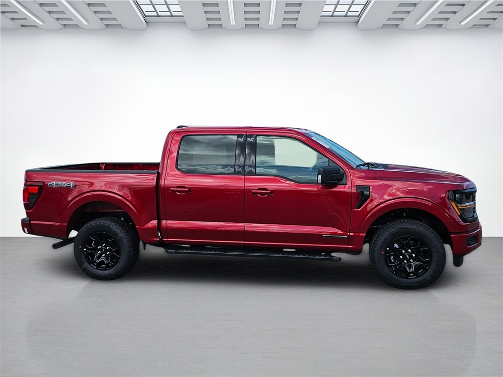 2025 Ford F-150 XLT photo 2