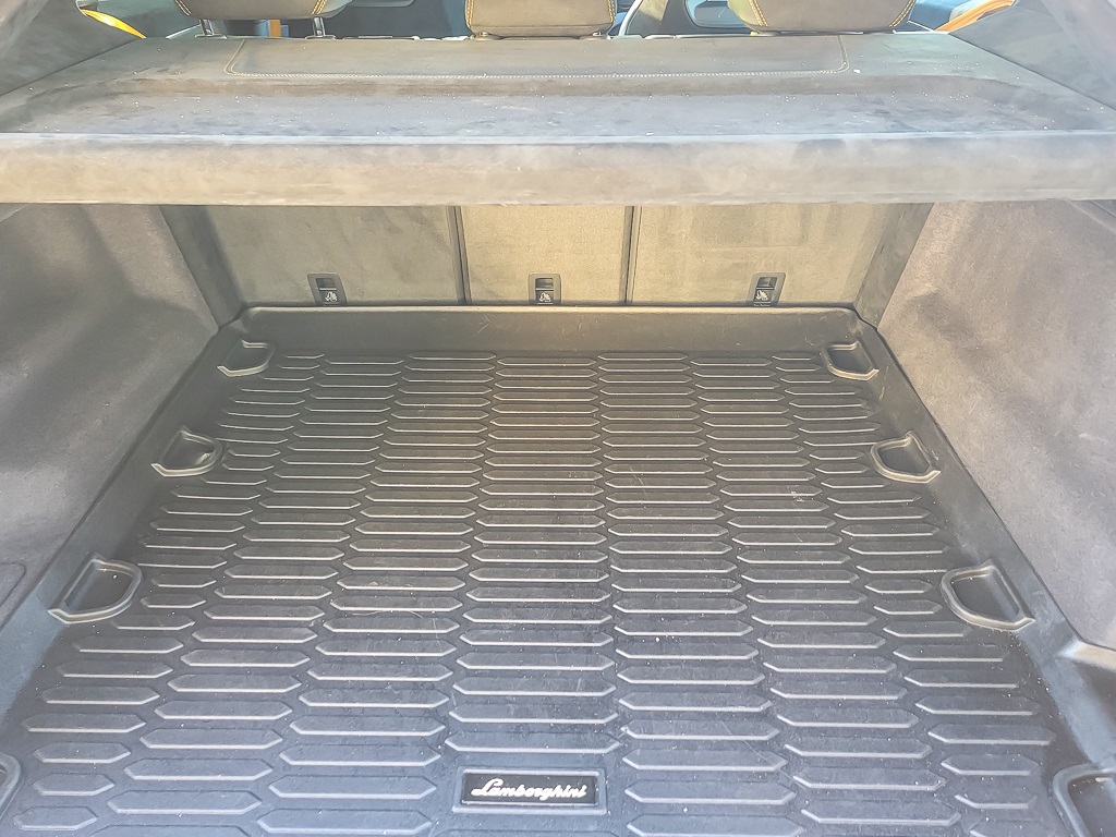 2023 LAMBORGHINI URUS - Image 19