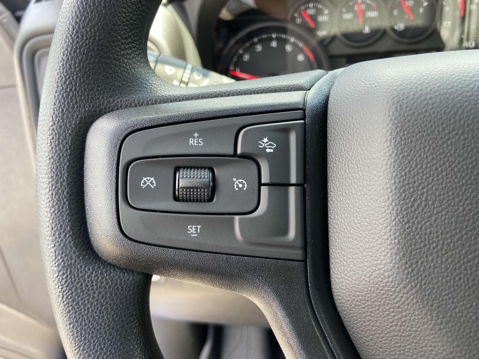 2025 Chevrolet Silverado 1500 Custom photo 17
