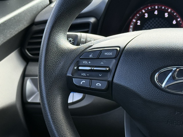 2020 Hyundai Veloster 2.0L Premium photo 21