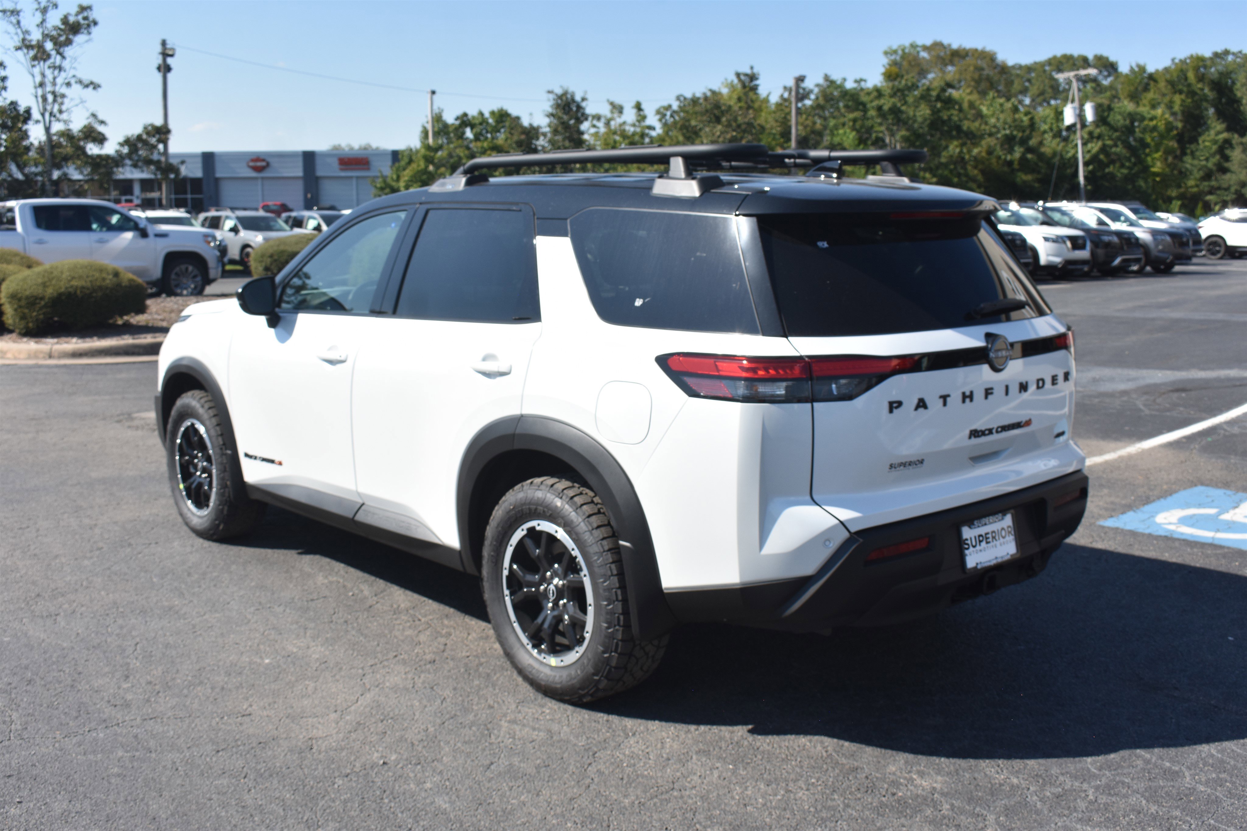2025 Nissan Pathfinder Rock Creek photo 2
