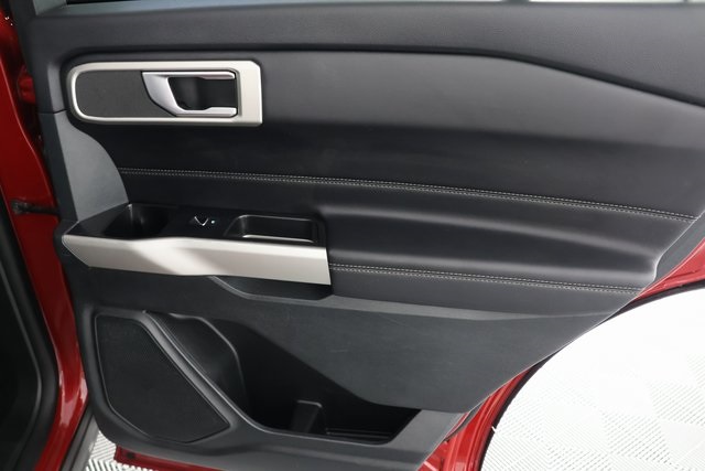 2023 Ford Explorer XLT photo 26