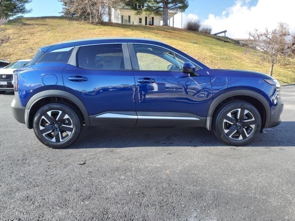 2025 Nissan Kicks SV photo 2
