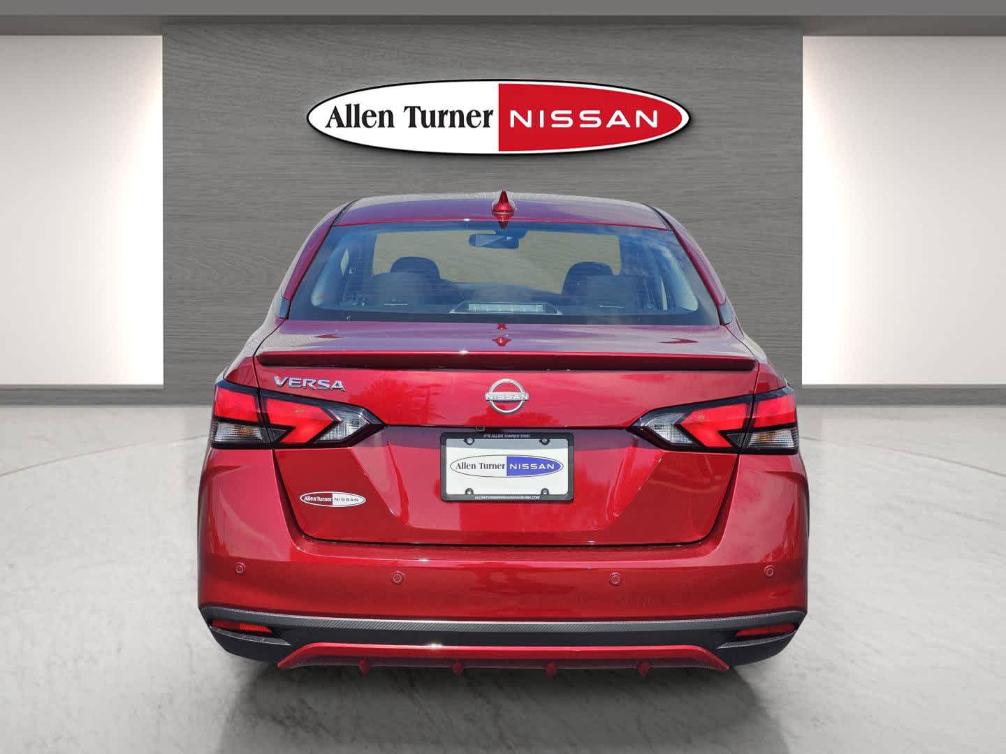 2025 Nissan Versa SV photo 9