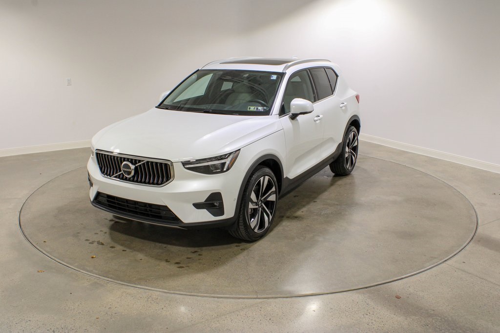 2025 Volvo XC40 Plus