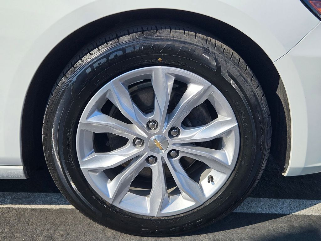 2018 Chevrolet Malibu 1LT photo 32