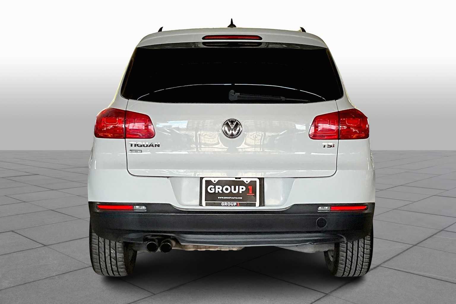 2017 Volkswagen Tiguan S Limited photo 4