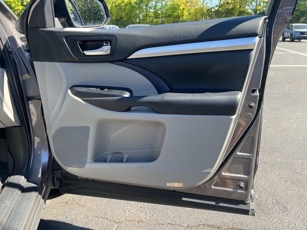 2018 Toyota Highlander XLE photo 25