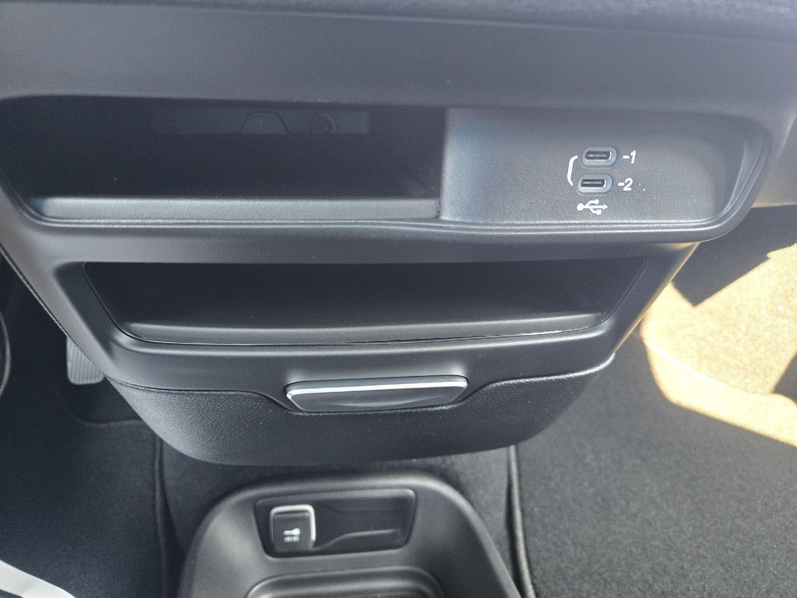 2026 Chrysler Pacifica photo 19