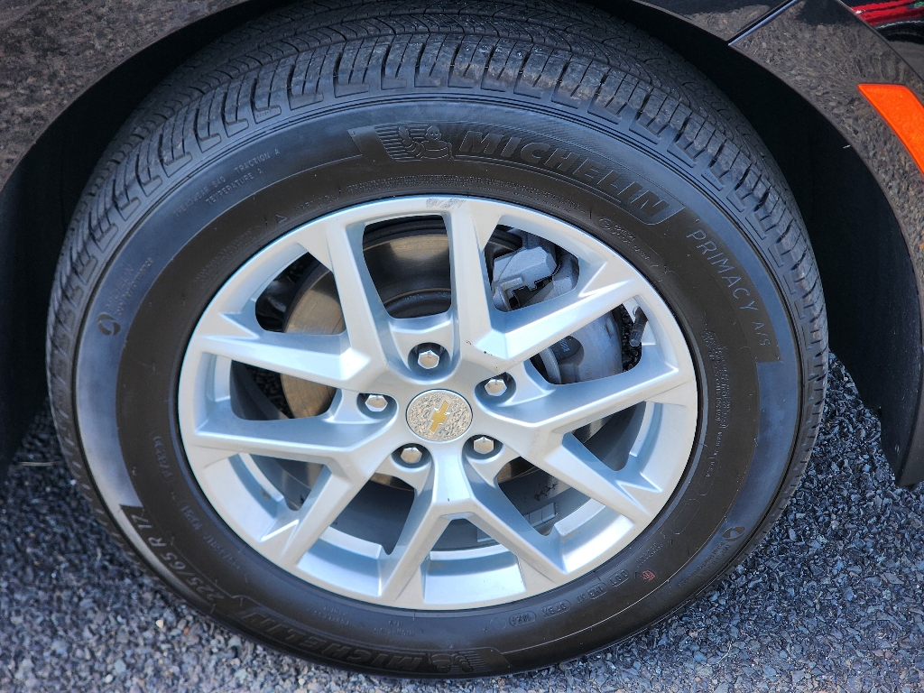 2023 Chevrolet Equinox LS photo 4