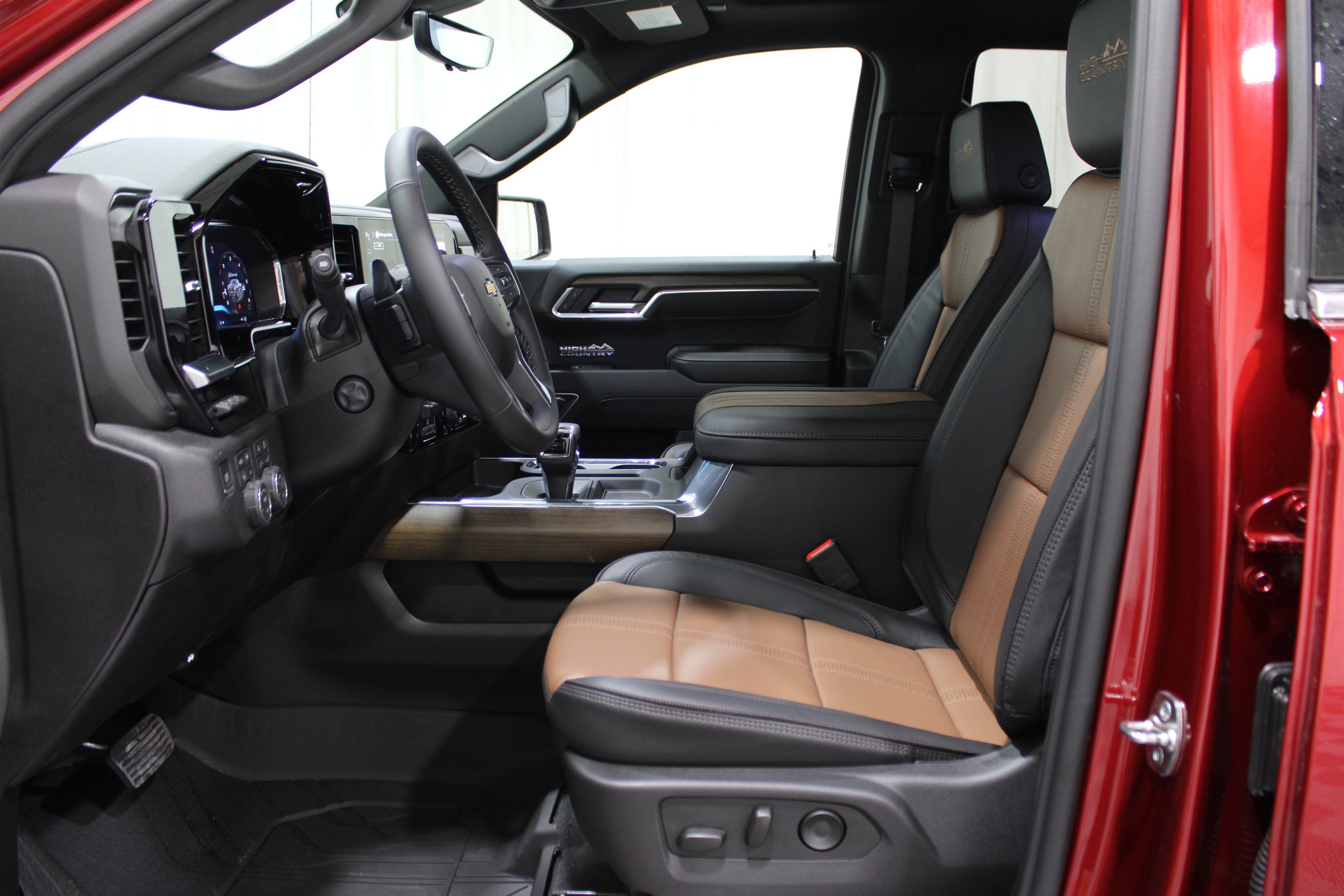 2026 Chevrolet Silverado 1500 High Country photo 3