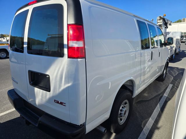 2025 Gmc Savana Cargo 2500 photo 4