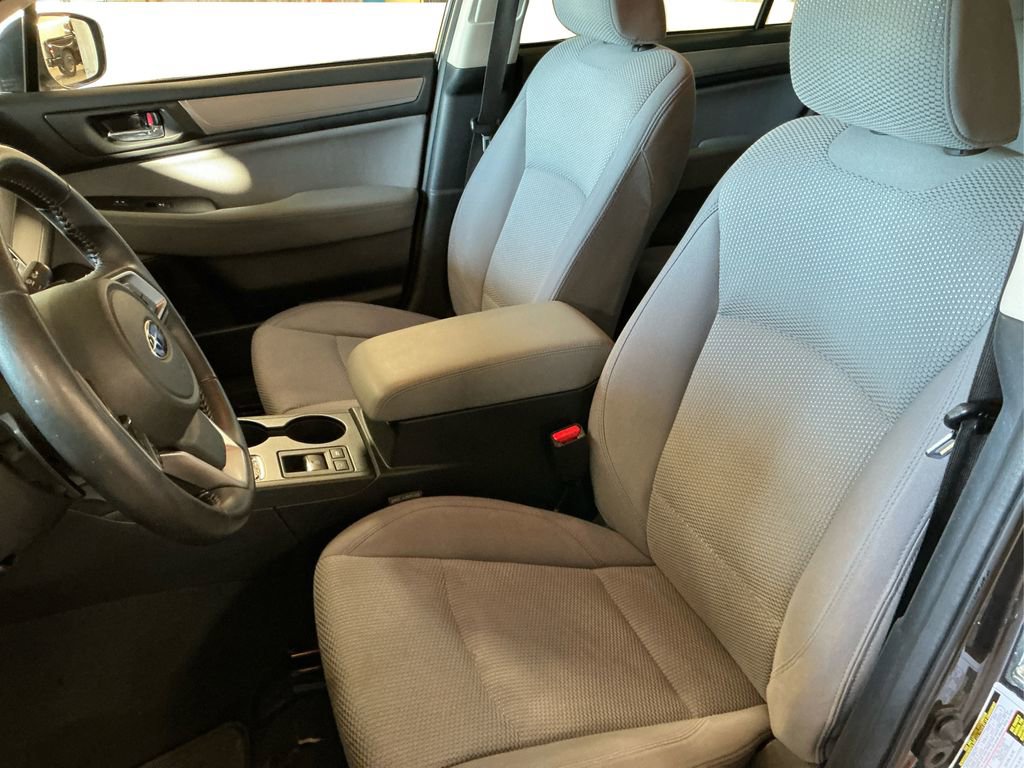 2018 Subaru Outback 2.5i Premium photo 17