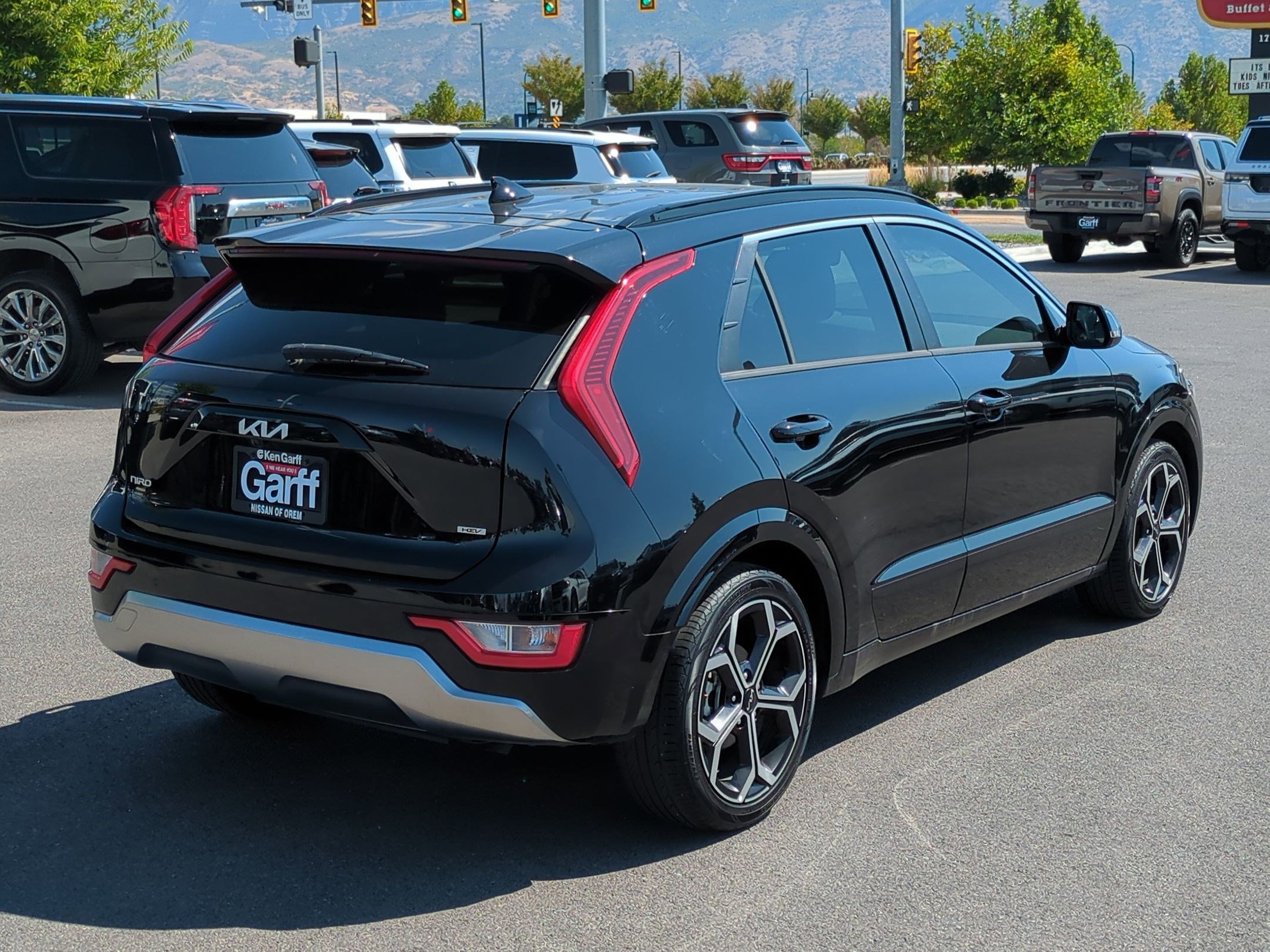 2023 Kia Niro EX Touring photo 3
