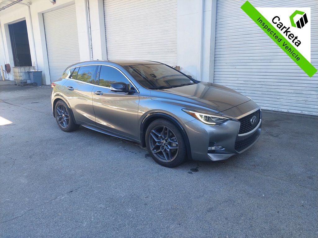 2017 INFINITI QX30 Sport