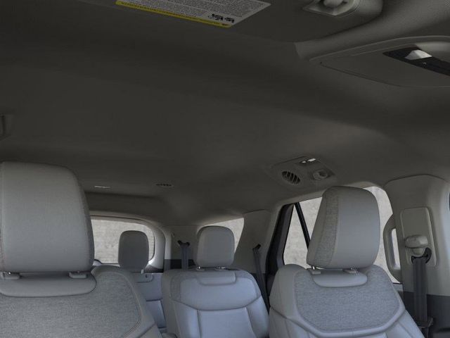 2025 Ford Explorer photo 15