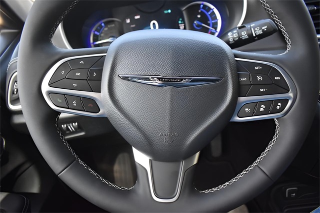 2025 Chrysler Pacifica Hybrid photo 21