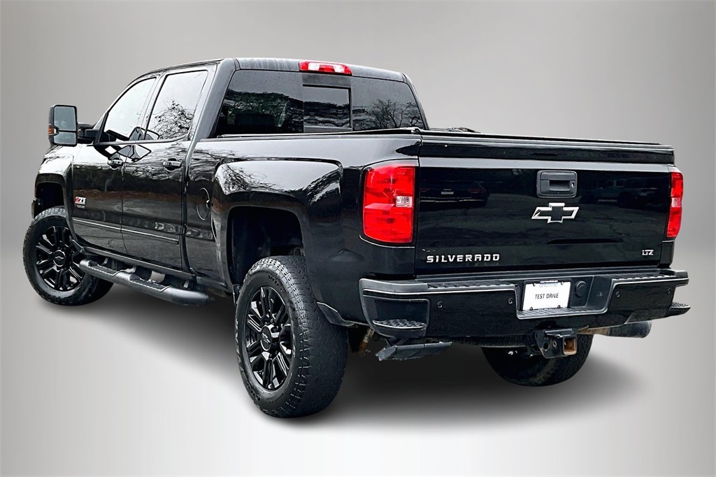 2017 Chevrolet Silverado 2500HD LTZ photo 4