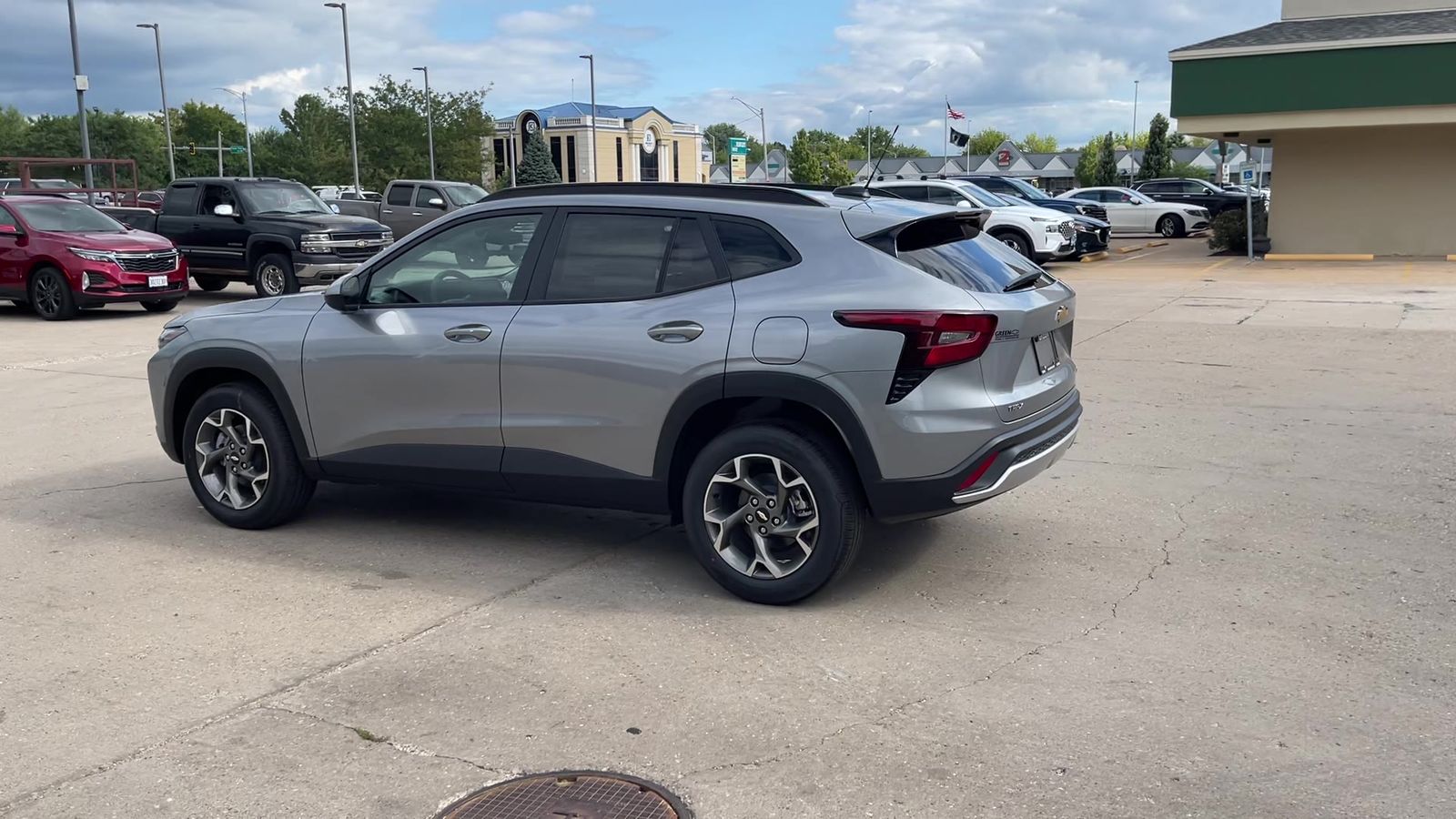 2025 Chevrolet Trax LT photo 6