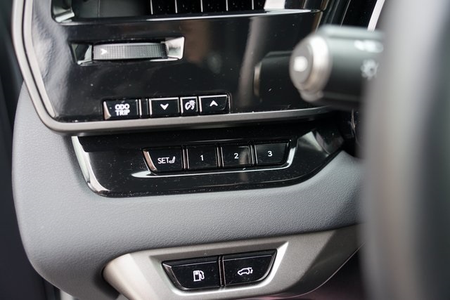 2025 LEXUS RX - Image 14
