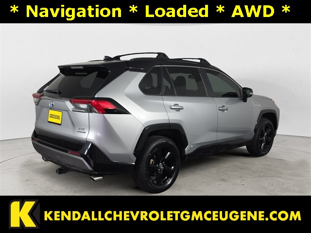 2020 Toyota RAV4 Hybrid XLE photo 4