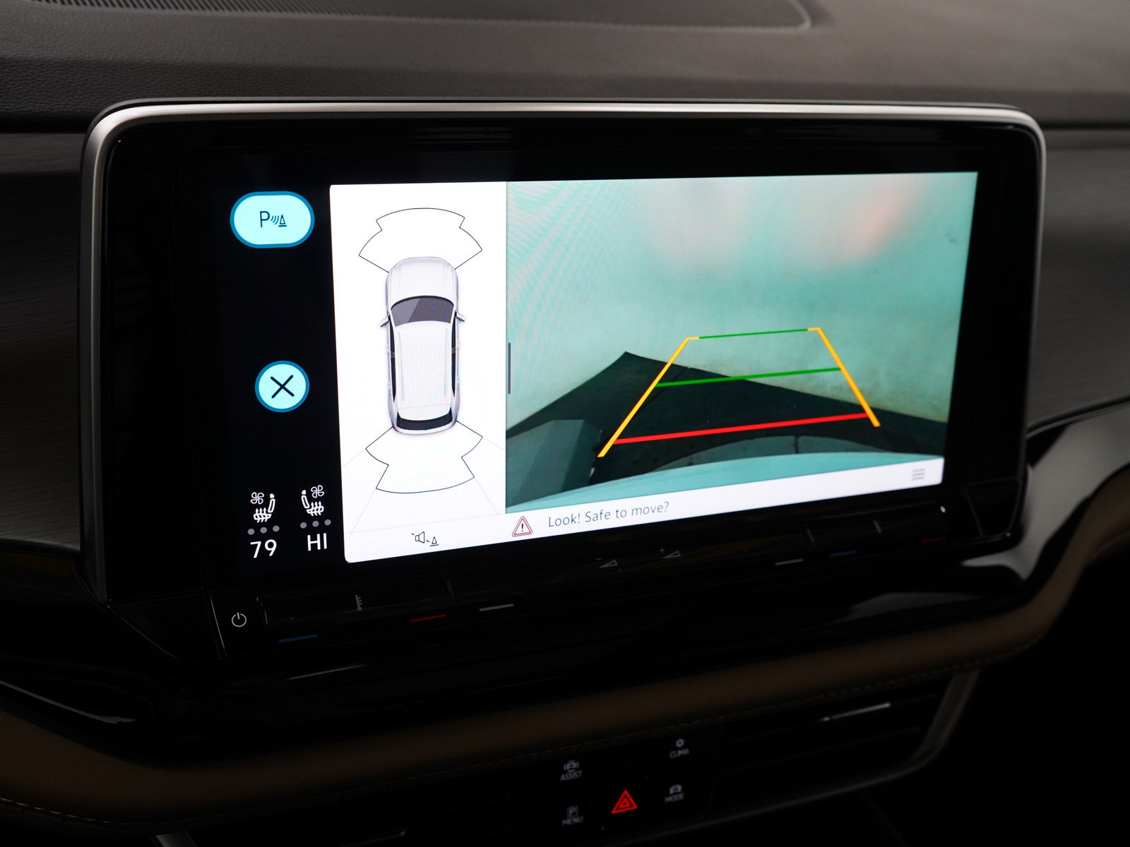 2024 Volkswagen Atlas Cross Sport SE Technology photo 18