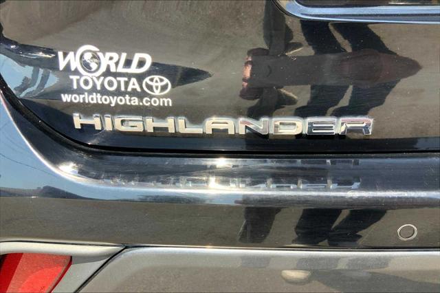 2021 Toyota Highlander Limited photo 30