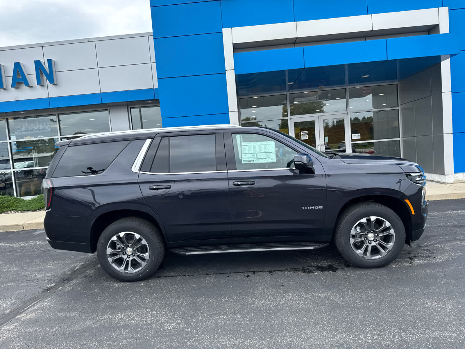 2025 Chevrolet Tahoe LT photo 3