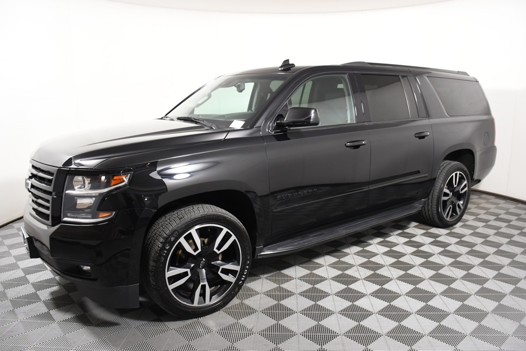 Used 2019 Chevrolet Suburban Premier with VIN 1GNSKJKJ3KR106186 for sale in Richfield, Minnesota