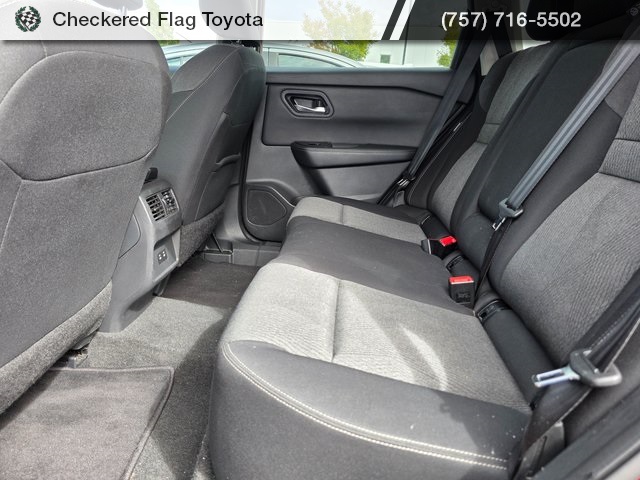2024 Nissan Rogue SV photo 21