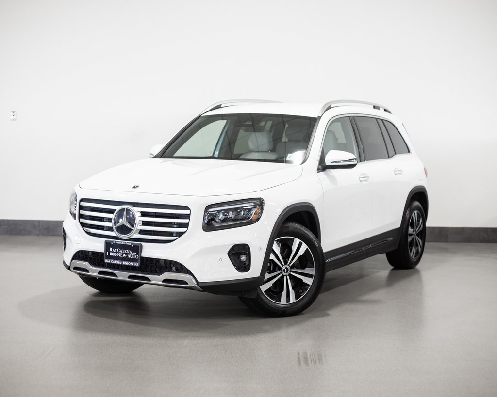 2025 Mercedes-Benz GLB Base's photo