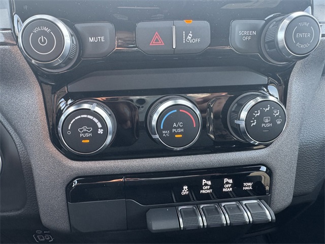 2025 Ram 1500 Tradesman photo 24