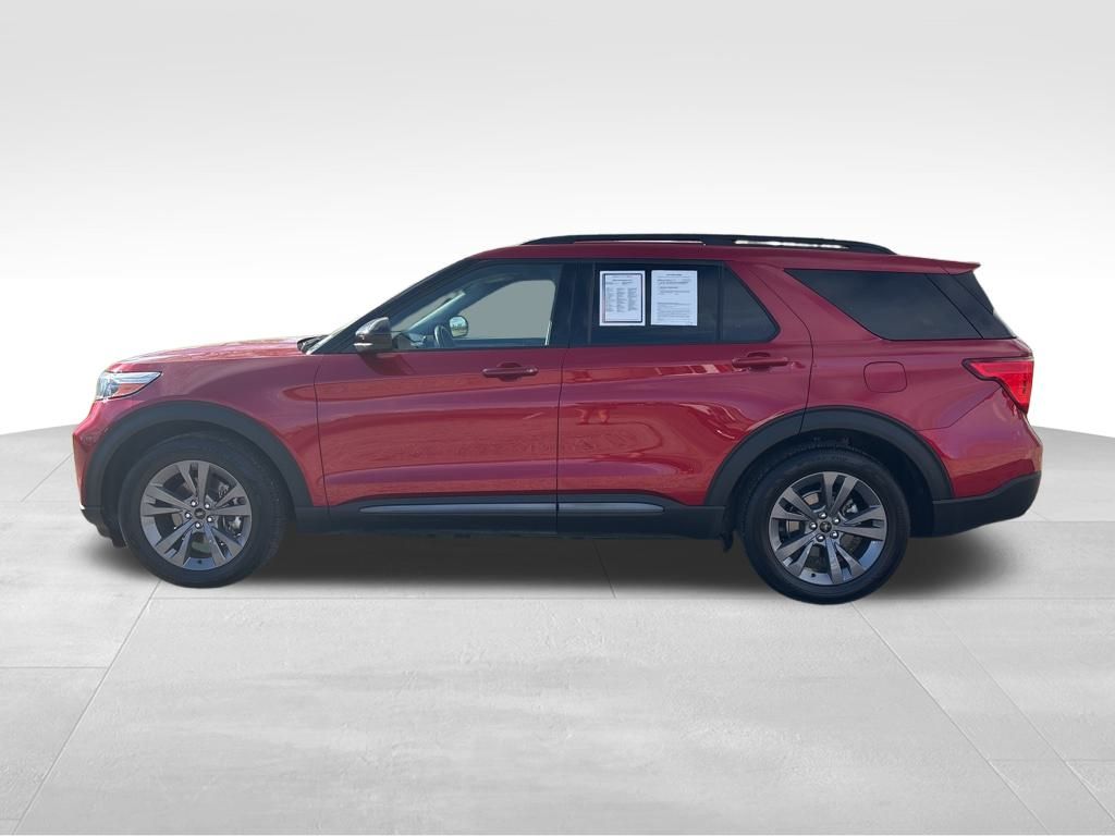 2022 Ford Explorer XLT photo 2