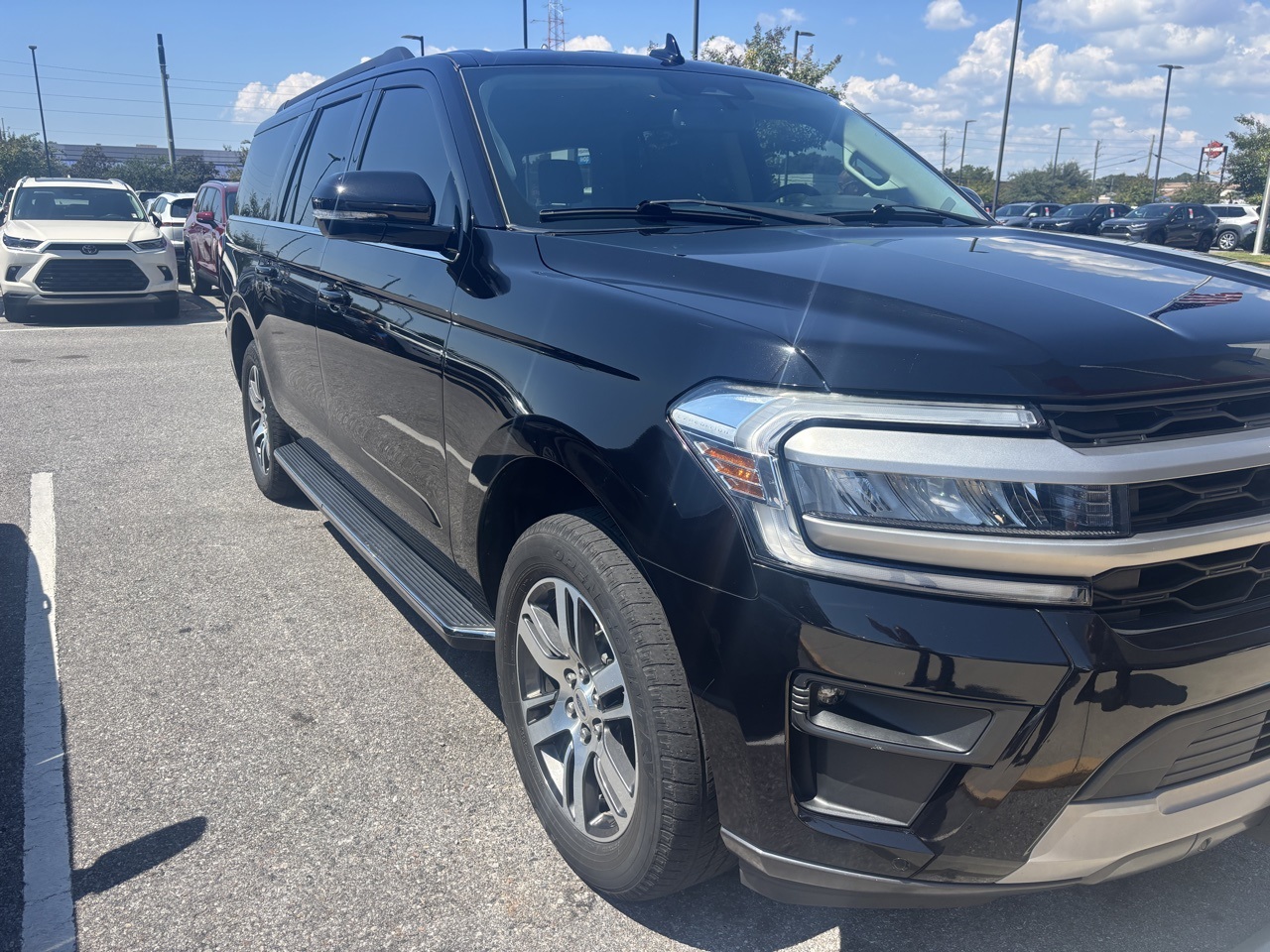 2022 Ford Expedition MAX XLT photo 3